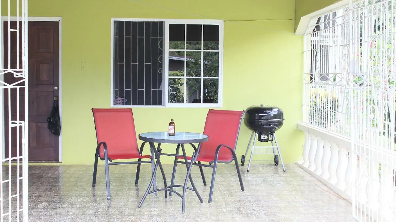 Ritashomeawayfromhome Ocho Rios Bed & Breakfast